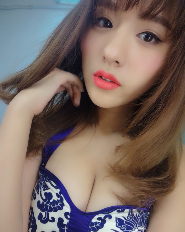 hot girl truong cong nghiep khoe dang voc yeu kieu hinh anh 12