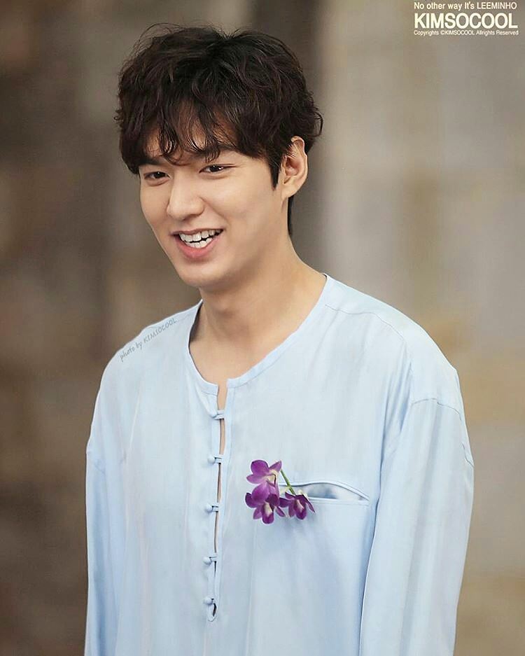 Ngắm Lee Min Ho tóc xoăn mới cực bảnh trên bìa tạp chí