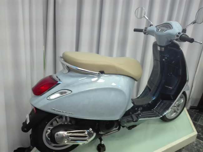 ngam vespa primavera can trung 