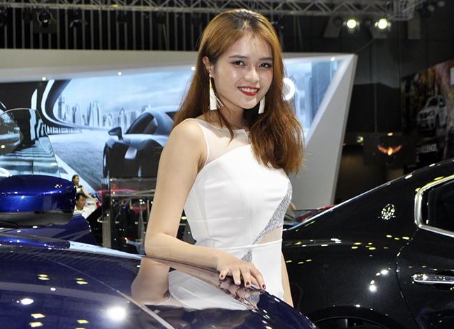 anh: nhung nu pg xinh dep tai trien lam o to motoshow 2016 hinh anh 2