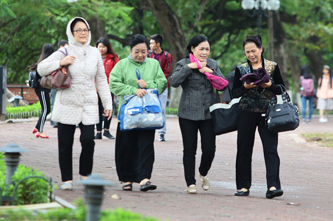 binh yen mot som mua dong ha noi hinh anh 4