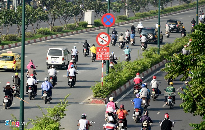 Xe máy: Bạn yêu thích cảm giác tự do khi di chuyển trên những chiếc xe máy? Hãy xem ngay những hình ảnh đầy cuốn hút về những chiếc xe máy độc đáo và đẳng cấp nhất tại Việt Nam!