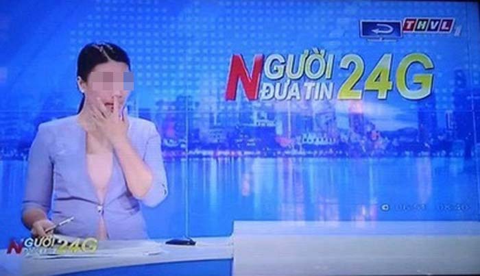 Nữ BTV đài Vĩnh Long hồn nhiên ngoáy mũi trên sóng truyền hình