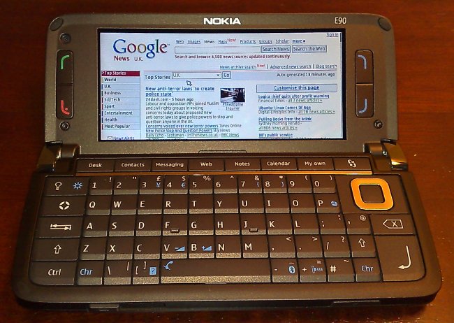 "Hoài cổ" những mẫu điện thoại bàn phím QWERTY lừng danh của Nokia