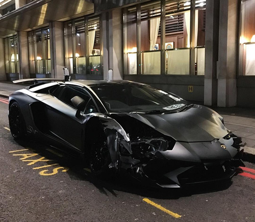 Lamborghini đổi thiết kế siêu xe để nâng giá 'khủng' ?