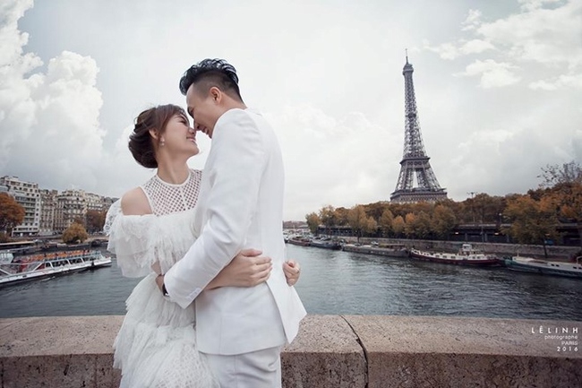 Được chụp trong khuôn khổ những chuyến đi du lịch tuyệt vời của đôi uyên ương, bộ ảnh cưới của Trấn Thành và bạn gái - Hari Won - không thể đẹp hơn. Không chỉ đơn giản là bộ ảnh cưới, đó còn là một chuyến phiêu lưu tuyệt vời với tình yêu và sự kiên trì!