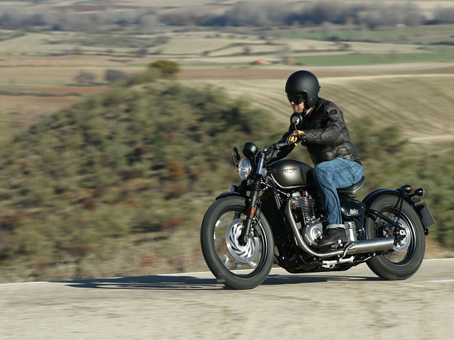 Triumph Bonneville Bobber sẽ có phiên bản Black