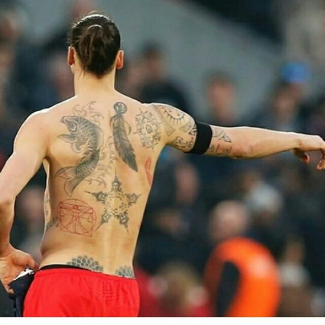 Ibrahimovic hoàn tất bộ xăm hình ở lưng