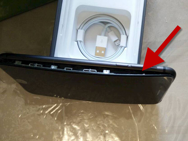 NÓNG: iPhone 8 Plus gặp sự cố phồng pin bật cả màn hình