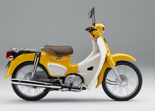 Xe Honda Super Cub 50/110 - Một trong những dòng xe tay ga nhỏ nhất và phổ biến nhất tại Việt Nam với thiết kế hiện đại và tiện dụng. Được trang bị động cơ mạnh mẽ, đảm bảo sự tiết kiệm nhiên liệu và an toàn khi tham gia giao thông. Bạn đừng bỏ qua cơ hội để khám phá hình ảnh đẹp của chiếc Honda Super Cub này!