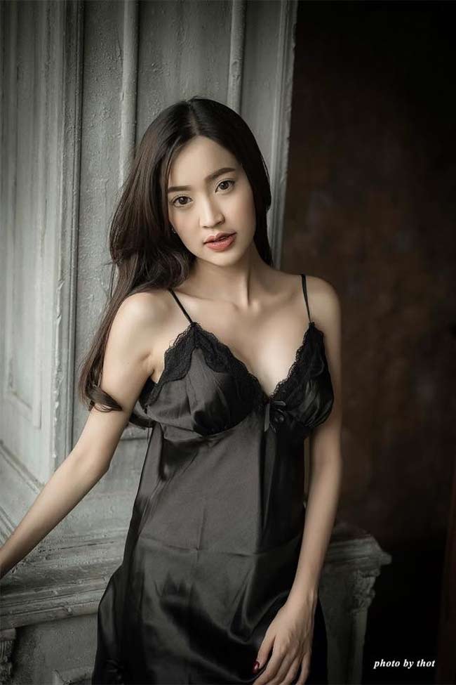 dieng nguoi ngam hot girl chau a la loi trong phong ngu hinh anh 5