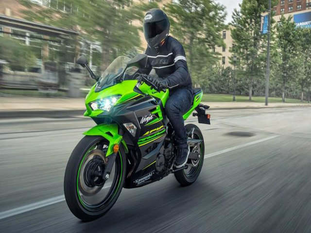 2018 Kawasaki Ninja 400: Lời răn đe với loạt đối thủ