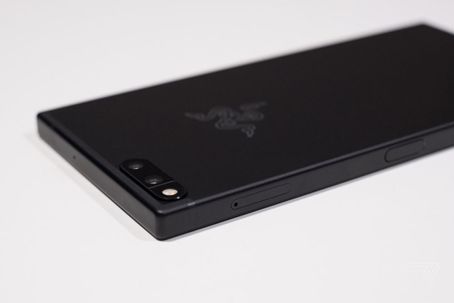 tren tay razer phone: smartphone ly tuong cho dan nghien game hinh anh 6