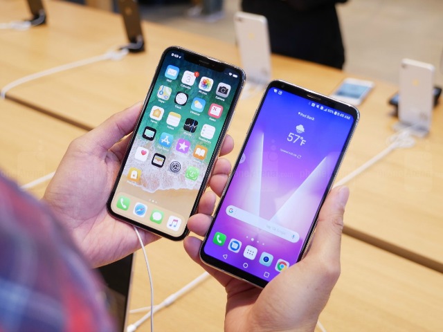 iPhone X và LG V30: Cuộc đua không cân sức