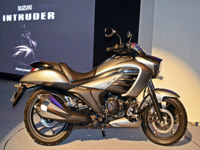 Cận cảnh Suzuki Intruder 150 hầm hố, giá chỉ 34,3 triệu đồng