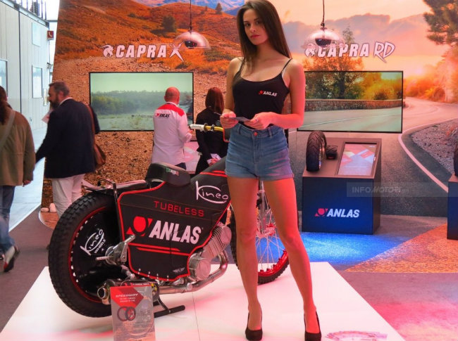 dan chan dai nong bong ben xe moi tai 2017 eicma hinh anh 16