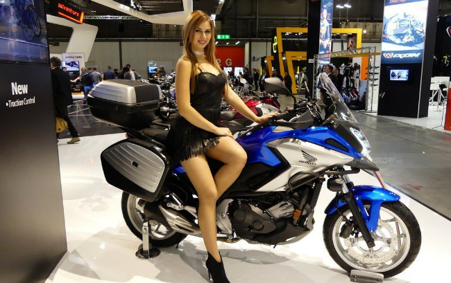 dan chan dai nong bong ben xe moi tai 2017 eicma hinh anh 18