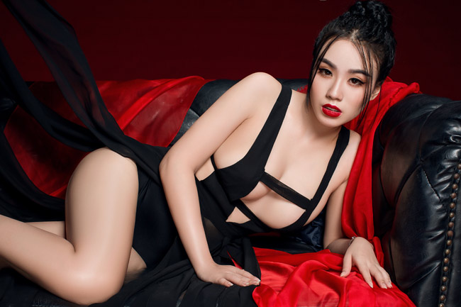 Linh Miu Tiếp Tục Gây Sốc Với Bộ ảnh Hồ Ly Cực Sexy 