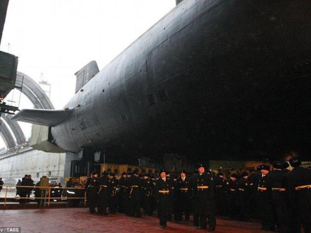 Nga hạ thủy tàu ngầm phóng 20 tên lửa hạt nhân cùng lúc