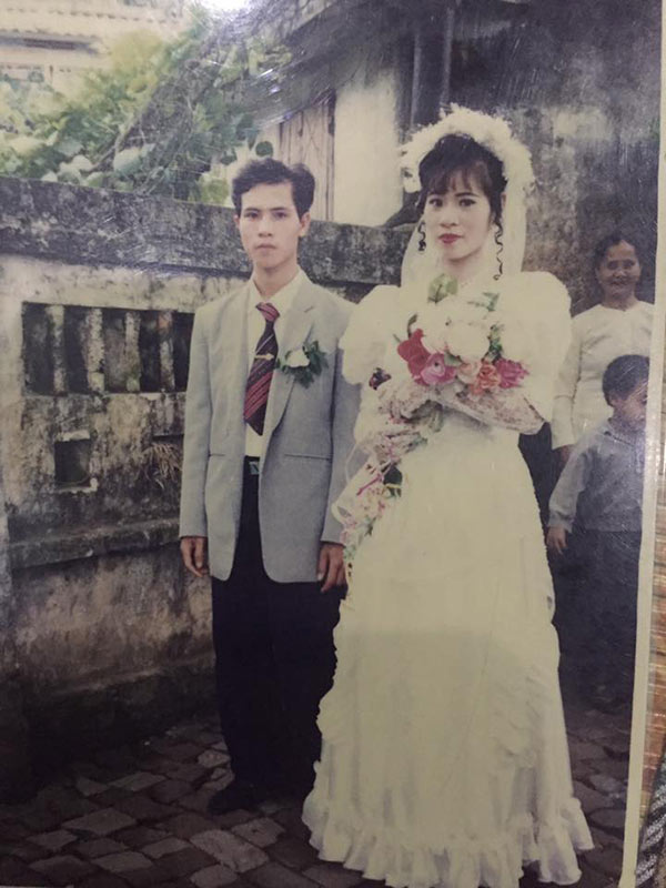 Cô dâu, chú rể mặc cổ phục triều Nguyễn trong ngày cưới gây ấn tượng