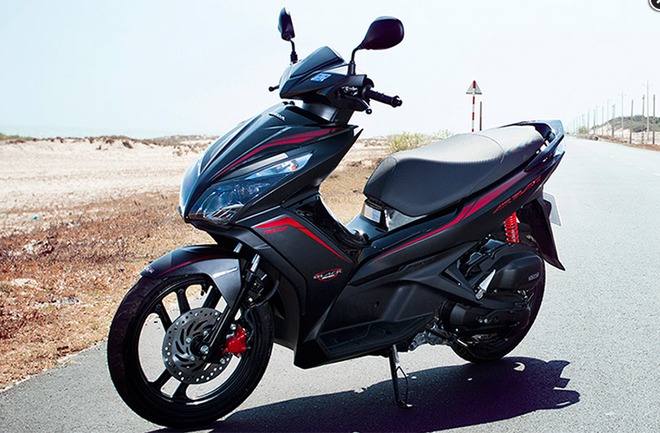 Đeo biển khủng Honda AirBlade 2018 đội giá 150 triệu đồng