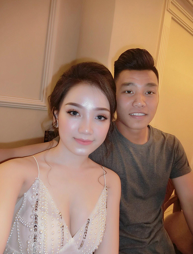 ban gai goi cam het nac cua hau ve u23 vu van thanh hinh anh 2