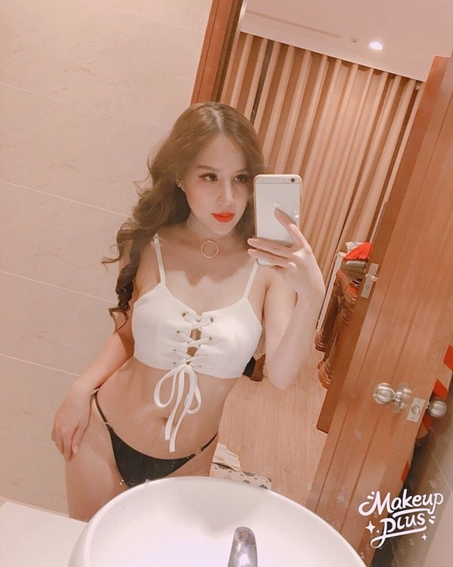 ve nong bong cua nu dj chuyen mac bikini trinh dien hinh anh 17