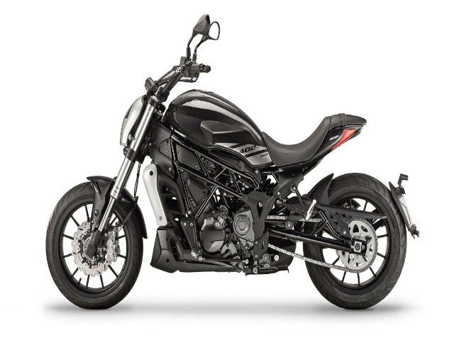 2018 Benelli 402S đẹp như Ducati XDiavel giá chỉ 140 triệu đồng