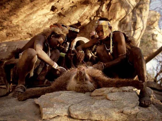 Bộ lạc nguyên thủy Tanzania sống như thời cổ đại ở thời hiện đại