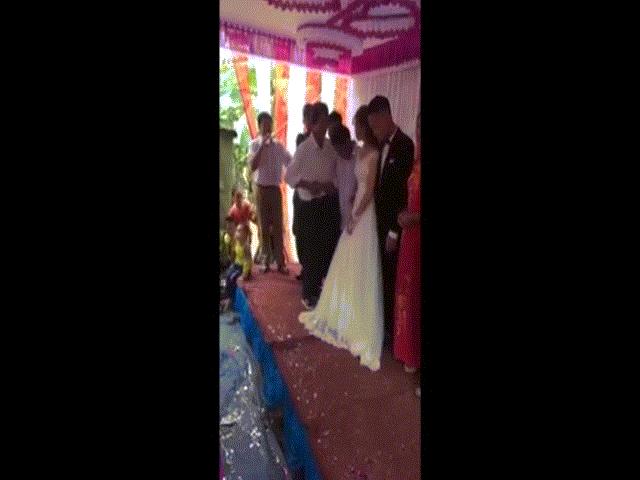 Sự cố bất ngờ trong đám cưới khiến cô dâu, chú rể ”đứng hình”