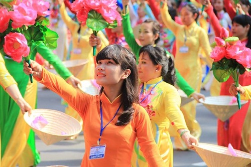 Ngày Phụ nữ Việt Nam: Hãy chào đón ngày Phụ nữ Việt Nam bằng việc chiêm ngưỡng những hình ảnh đẹp và ý nghĩa về những người phụ nữ tuyệt vời trong cuộc sống của bạn. Hình ảnh này sẽ giúp bạn cảm nhận được tình yêu và sự đóng góp của phụ nữ trong xã hội.