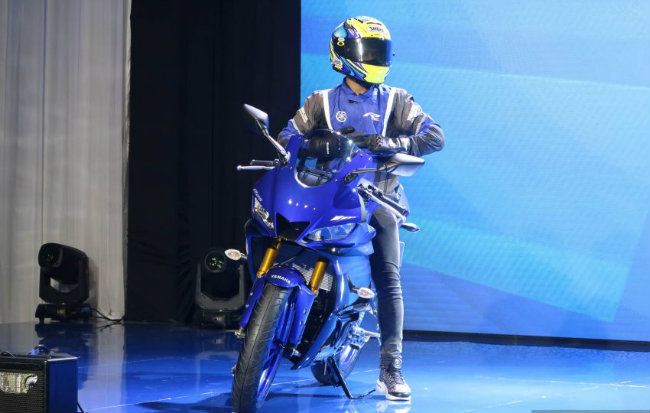 ngam 2019 yamaha yzf-r25 tam gia tren 115 trieu dong gay sot gioi tre hinh anh 1