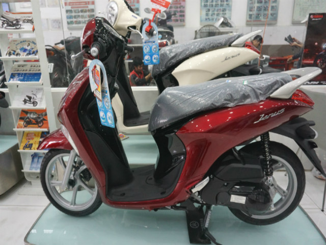 Ngắm 2018 Yamaha Janus đỏ đẹp mê ly tại đại lý, giá 28 triệu đồng