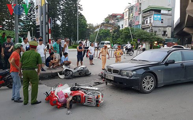 nu tai xe gay tai nan: khi nguyen nhan la... giay cao got, ruou bia hinh anh 4