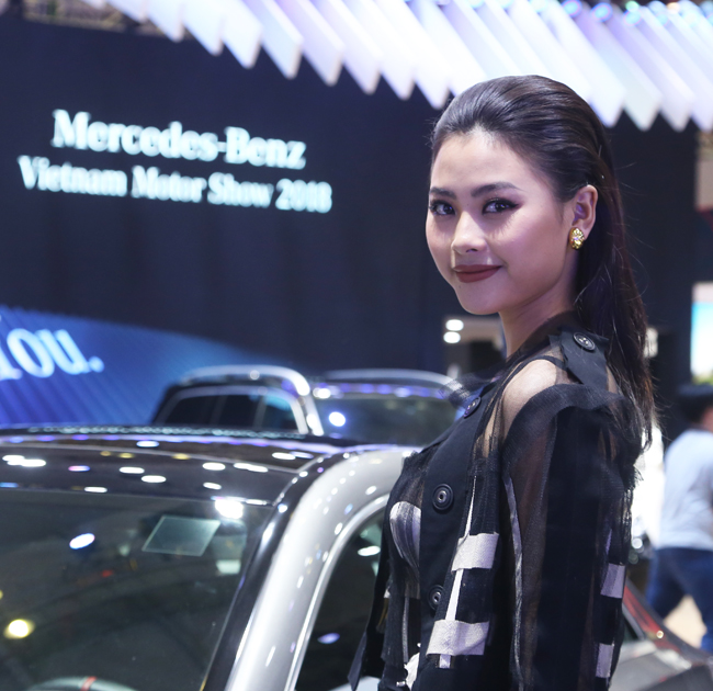 dan chan dai dot nong vietnam motor show 2018 hinh anh 2