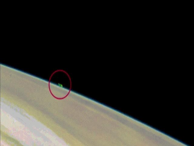 Phát hiện UFO màu xanh bí ẩn dài 160km gần sao Mộc