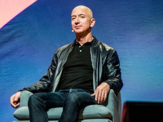 Tỷ phú Jeff Bezos lập kỷ lục sụt giảm tài sản nhanh và nhiều nhất lịch sử