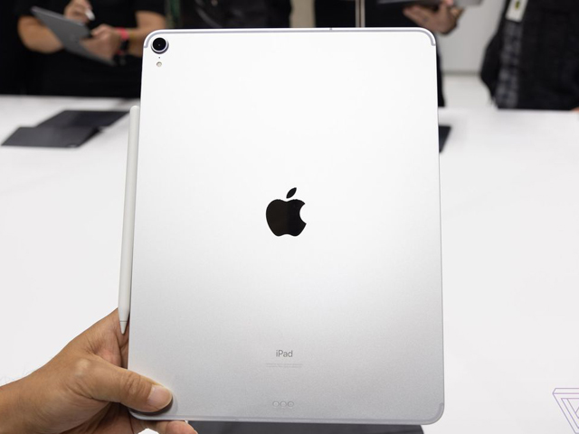 Video: Trên tay iPad Pro 2018 màn hình 12,9 inch vừa ra mắt