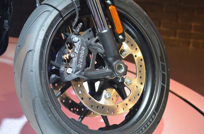 tuyet dep moto dien harley-davidson livewire tai eicma 2018 hinh anh 4