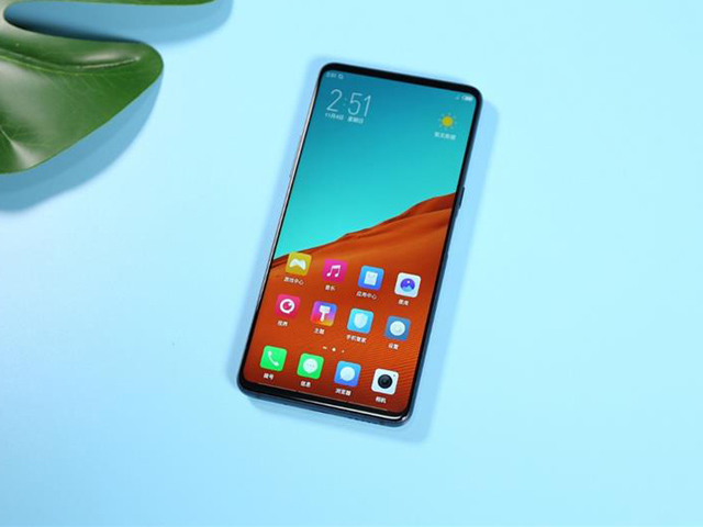 Trên tay ZTE Nubia Z hai màn hình cực ấn tượng