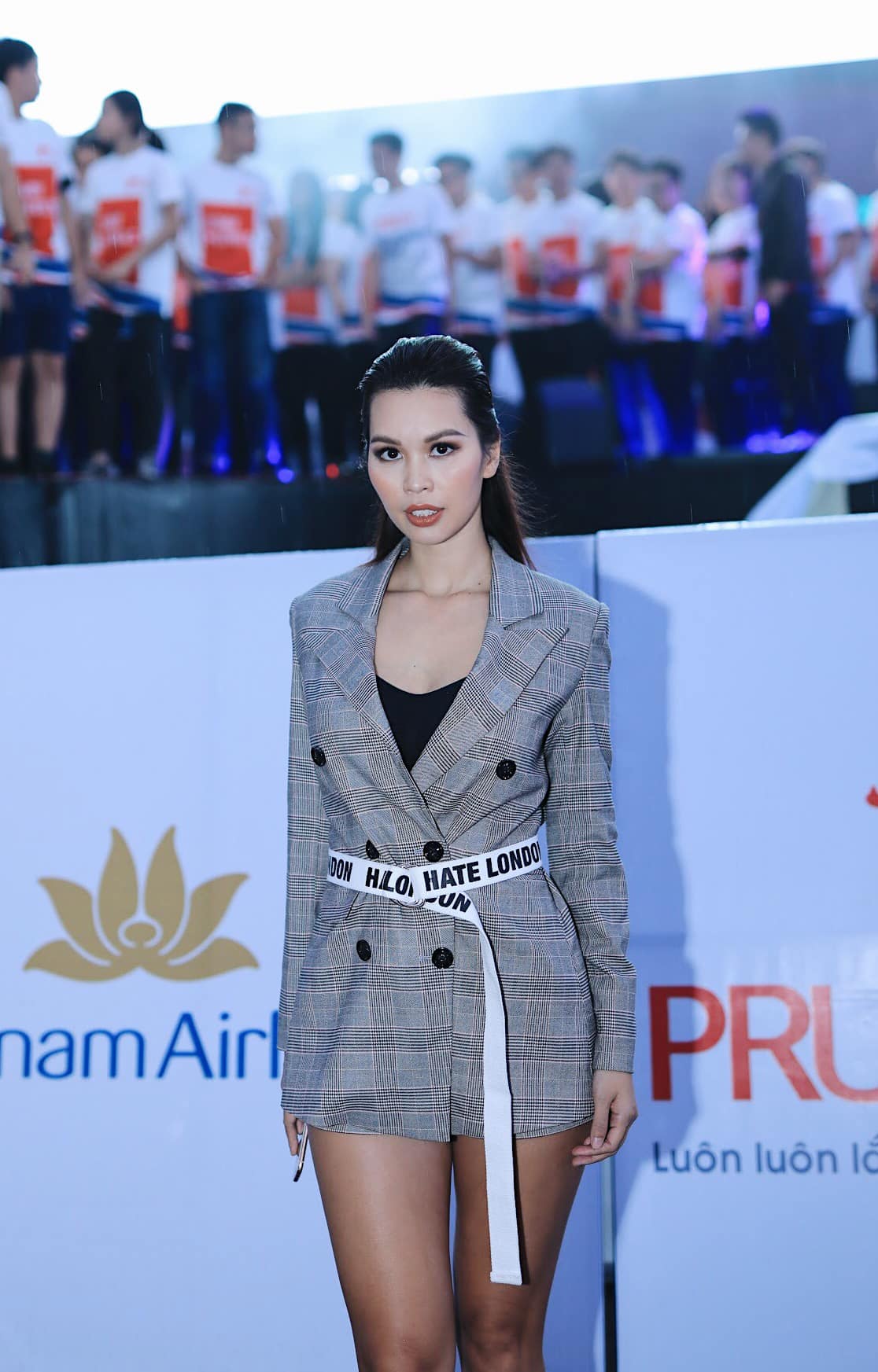 Siêu mẫu Hà Anh nói gì về nghi vấn mua giải tại Hoa hậu Trái đất?