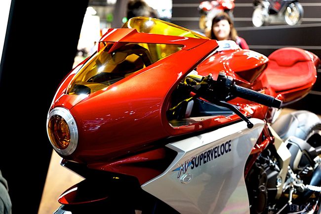 phat me truoc sieu xe “hang doc” mv agusta superveloce 800 hinh anh 5