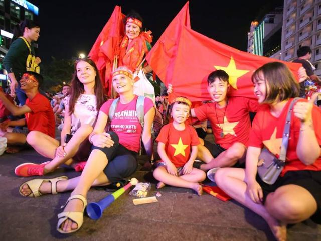 Việt Nam-Myanmar: Triệu fan hô vang Việt Nam chiến thắng