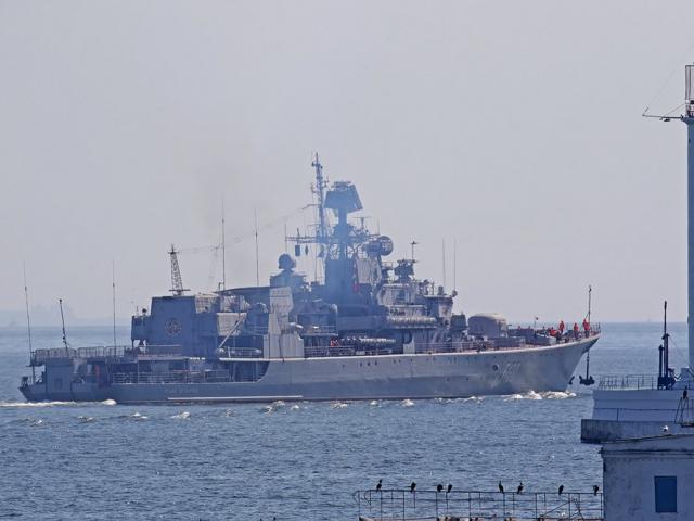 Đằng sau vụ 3 tàu chiến Ukraine bị chiến hạm Nga nã đạn, bắt sống