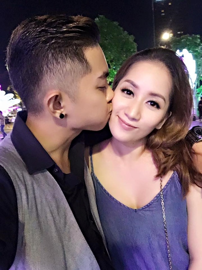 co giao sexy lam vo hoc tro kem 12 tuoi, chong cung chieu dat di mua xe hoi hinh anh 10