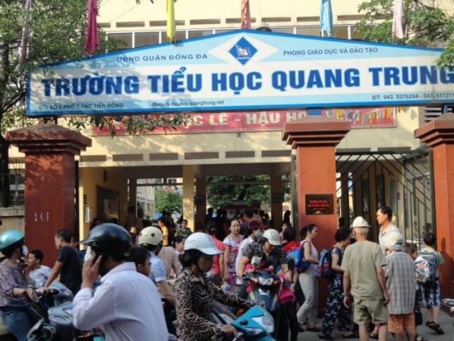 Bàng hoàng học sinh lớp 2 nghi bị cô giáo ép bạn tát 50 cái ở Hà Nội