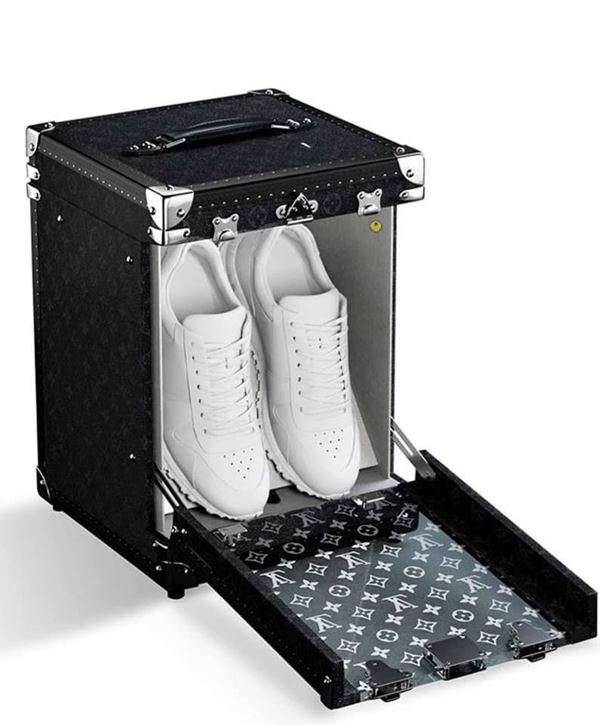 Chiếc hộp đựng giày giá bằng cả căn nhà của Louis Vuitton