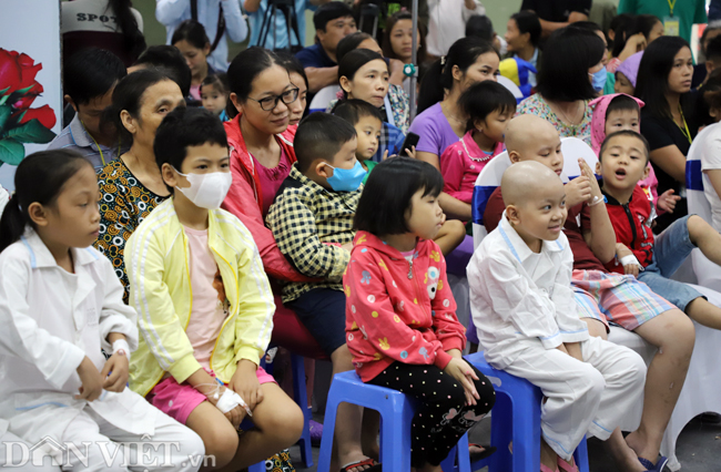 anh: nhung buc tranh dep nhu hoa si ve cua benh nhi vien mau hinh anh 12