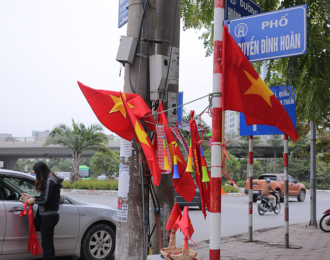 anh: ha noi hung huc khi the co vu doi tuyen viet nam hinh anh 4