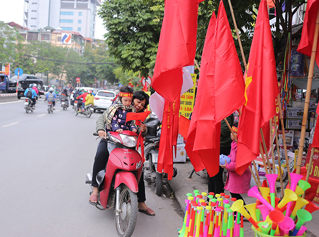 anh: ha noi hung huc khi the co vu doi tuyen viet nam hinh anh 7